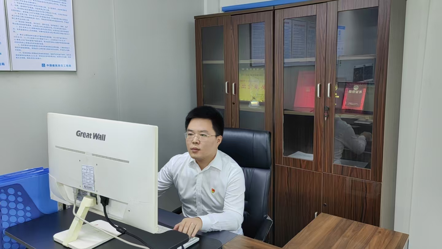 工作照片.jpg