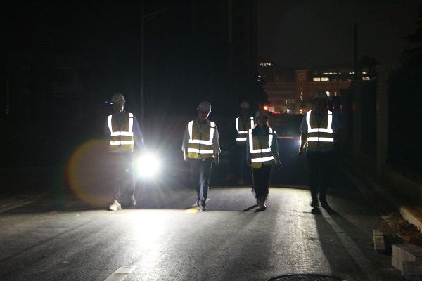 夜巡 麦龙楷 600.jpg