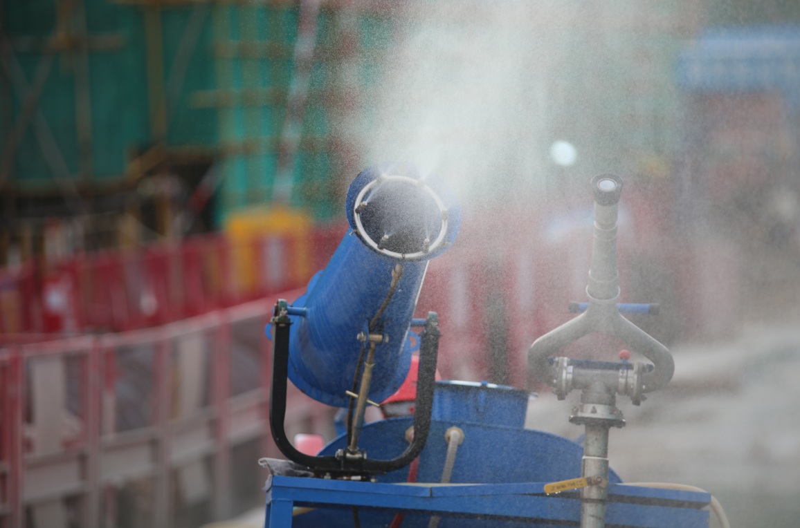 移动新能源雾炮机 600.jpg