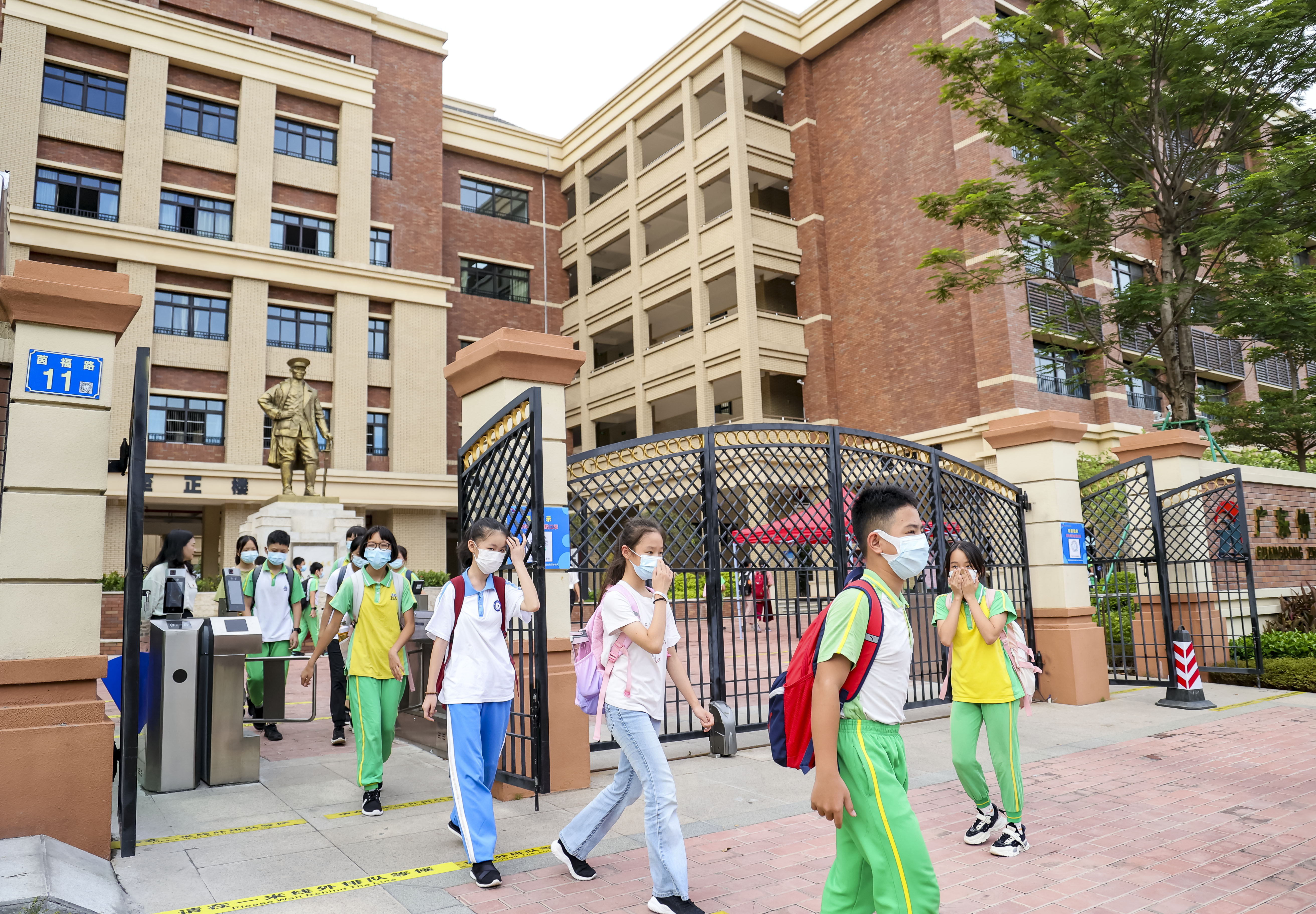 IMGL1236 邓活生摄.jpg