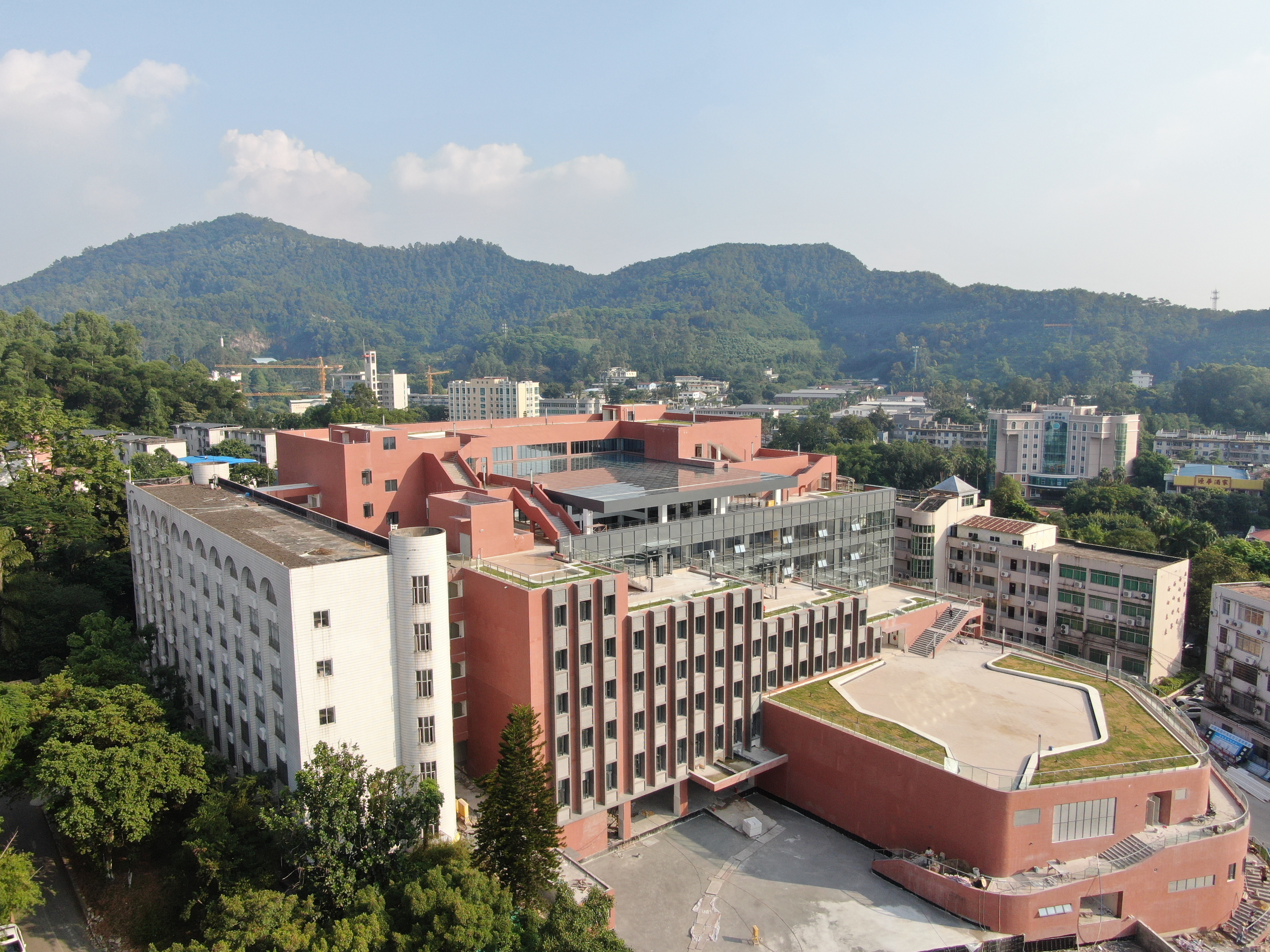 生态学院新建教学楼整体完工 高旭杰摄.jpg